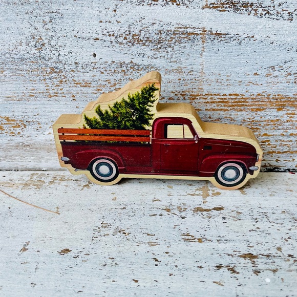 *Fresh Cut Tree & Truck Wood Sitter - Picture 7 of 12